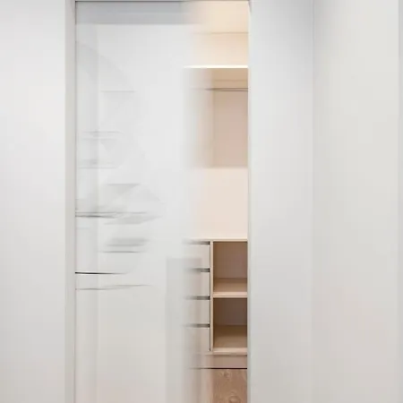 Happy G, Self Check-in, Terrace, Underground Parking * 维尔纽斯